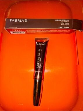 BNIB- Farmasi Midnight Touch Liquid Blush in shade: Pinky Cloud Pink